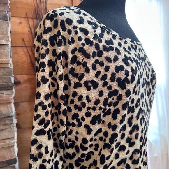 EXPRESS Mob Wife Leopard Animal Print Long Sleeve High Low Baddies Sweater Sz M - Picture 6 of 16